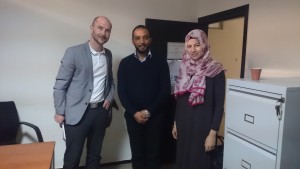 Sarah und Ameen mit Dr. Ismail Achkari B.